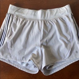 Like new silvery-white Avía athletic shorts